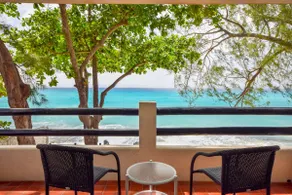 Romantic getaway on gorgeous quiet beach - Sea Star 3 1 bedroom - Image 2