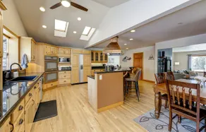 Cozy Wenatchee Escape: Hot Tub & Valley Views - Image 4