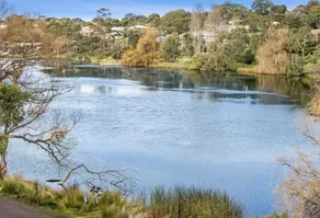 Riviera Lakeside with uninterrupted Water Views - Image 2
