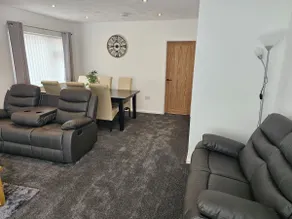 3-Beds Sleeps 6 Walking distance to Castle & Town - Image 3
