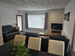 3-Beds Sleeps 6 Walking distance to Castle & Town - Image 4