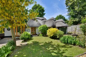 Galtons Cottage Dorset Thatched Cottage - Image 3