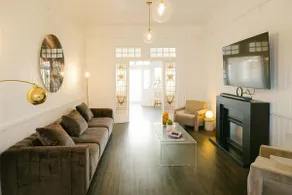 4 bedroom 4 bath Urban Getaway Ipswich-Pets, Sauna - Image 3