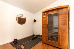 4 bedroom 4 bath Urban Getaway Ipswich-Pets, Sauna - Image 4