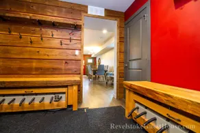 Revy Guest House - Downtown + Hot Tub - Image 5