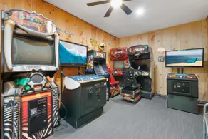 Pool HotTub Pickleball Golf Arcade Firepit Fishing - Image 4