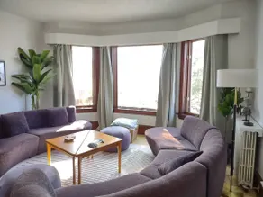The NorthShore Lower Lofte - Retro, Eclectic Charm - Image 4