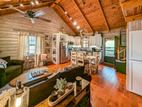 Lagniappe Cabin ~ romantic getaway - Image 4