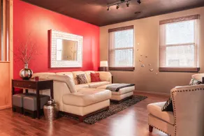 The Cambridge 2BR apartment in historic downtown - Image 4