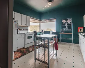 The Cambridge 2BR apartment in historic downtown - Image 2