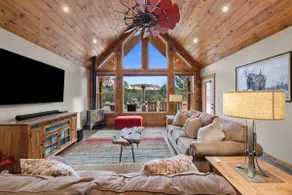 Skyfall Cabin. Stunning views, Hot Tub, minutes from Zion - Image 2