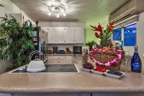 Hale Mahalo: Cozy 3BR Ocean View Home w/Hot Tub - Image 5