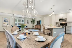 Luxury Home just 5 min from Main St - Image 3