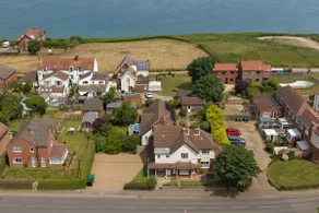 Overcliff Lodge, Mundesley sea view, sleeps 22 - Image 4
