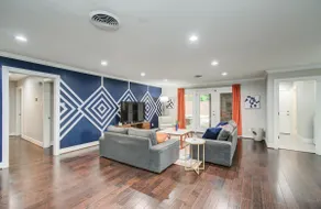 Gorgeous and Cozy Houston home w/ a private Pool - Image 4