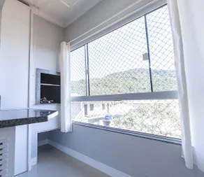 Home Office with Comfort and Style in the English N792 - Image 4
