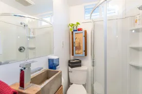 Perfectly Located Private 2 Bdrm Apartment - Image 4