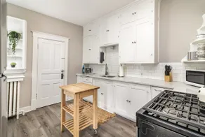 Cozy Casa: Downtown Digs! - Image 2