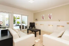 Villa 10.3 - Luxury Heated Pool Jacuzzi Ac - Image 2