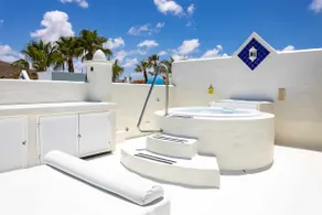 Villa 10.3 - Luxury Heated Pool Jacuzzi Ac - Image 4