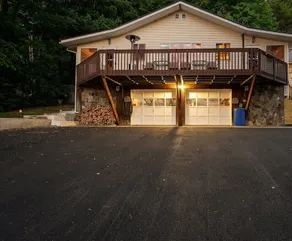 South Shore Lake House Hideaway - Image 3