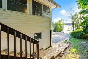 South Shore Lake House Hideaway - Image 5