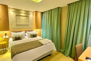 Premium Bungalow with Two Bedrooms and Sea View - Image 4