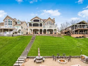Private Lakefront Home|Views, Dock, Hot Tub, Kayak - Image 5