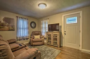 Cozy Goshen Farmhouse ~ 9 Mi to Amish Acres - Image 4