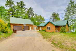 Waterfront 'UP Badger Lodge BnB' on Powell Lake - Image 2