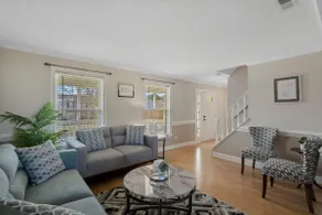 Newly remodeled! Family friendly. Near lake & park - Image 4