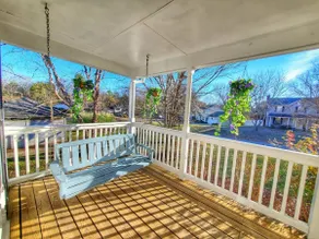 Newly remodeled! Family friendly. Near lake & park - Image 2