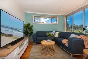 Beach House Ocean Views in Batehaven - Image 5