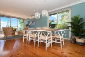 Beach House Ocean Views in Batehaven - Image 4