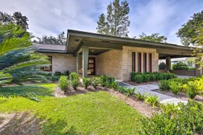 Mid-Century Dream Home < Half-Mile to Beach! - Image 3