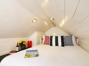 Beach Hut 5 - Image 3