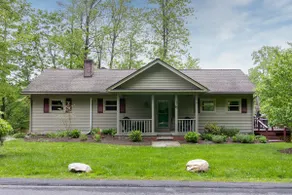 Modern Escape Near Main Street - Image 5