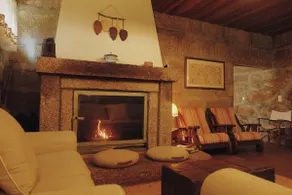 Casa da Alvarinha. Privacy, Comfort, Nature - Image 2