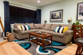 Renovated Mountain Retreat, Full Kitchen, AC, Spa - Image 2