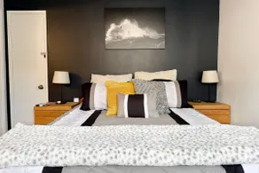 Renovated Mountain Retreat, Full Kitchen, AC, Spa - Image 3