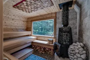 Luxurious Adirondack lodge with sauna and hot tub - Image 2