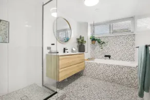 Canberra Heights Unit 2 35 Canberra Tce Kings Beach - Image 4
