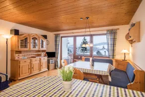 Vacation home with mountain view - Image 4