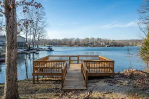 Serenity Cove Cottage - Lakefront, Hot Tub - Image 4