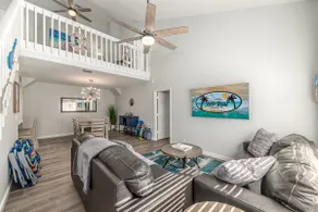 JupRent's Paradise on the Park - Prime Location- 8 min walk to beach- 3bed/3bath - Image 2