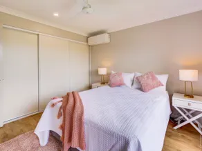 Breeze - 4BR - Aircon - Wifi - Smart TV - Image 4