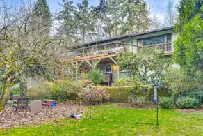 3 Mi to Downtown Portland: Lush Flat w/ Fire Pit - Image 2
