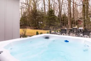 Cozy All Seasons Escape:Enjoy the Hot Tub and Cozy up! - Image 3