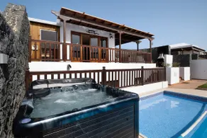 Villa Peaky mit Blick auf das Meer und die Berge, Pool und Sauna - Image 4