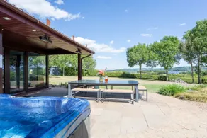 Amazing views with hot tub and games room - Image 3